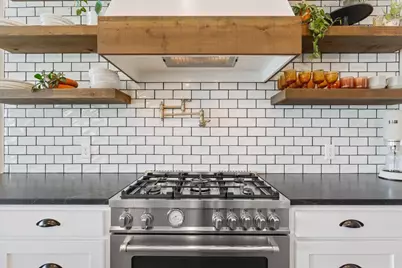 16024 Sorrento Drive, Woodway, TX 76712 - Photo 10