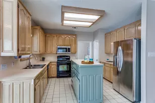 6800 Moss Ln, North Richland Hills, TX 76182 - Photo 10