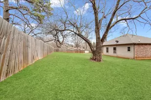 901 W Dubois St, Denison, TX 75020 - Photo 30