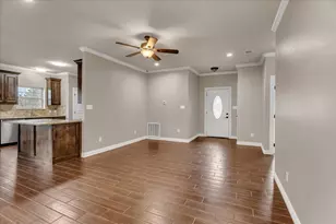 901 W Dubois St, Denison, TX 75020 - Photo 6