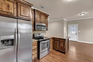 901 W Dubois St, Denison, TX 75020 - Photo 10