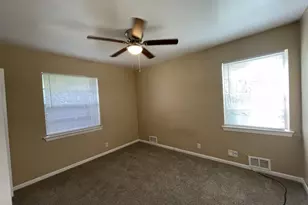 2310 Gilbert Cir, Arlington, TX 76010 - Photo 10