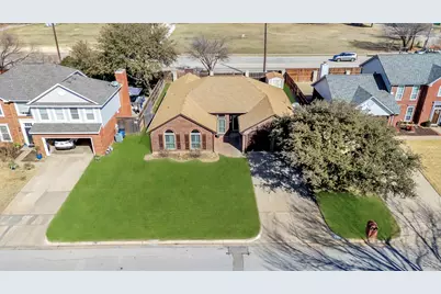 3218 Mapleridge Drive, Grapevine, TX 76051 - Photo 4