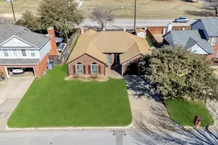 3218 Mapleridge Dr, Grapevine, TX 76051 - Photo 4