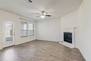 3218 Hunters Gln Dr, Aubrey, TX 76227 - Photo 6