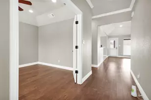 2601 W Center St, Sherman, TX 75092 - Photo 4