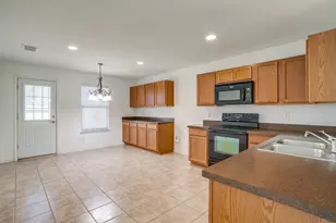 800 Grant St, Burleson, TX 76028 - Photo 12