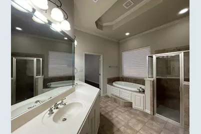 8110 Silver Spur Drive, Arlington, TX 76001 - Photo 10