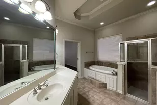 8110 Silver Spur Dr, Arlington, TX 76001 - Photo 10