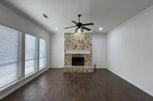 8110 Silver Spur Dr, Arlington, TX 76001 - Photo 2