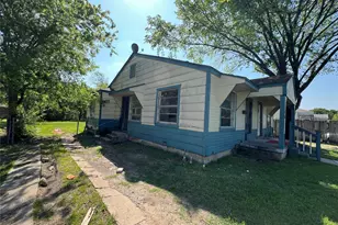 806 10th St, Grand Prairie, TX 75051 - Photo 2