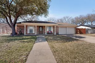 2205 Shady Brook Dr, Bedford, TX 76021 - Photo 2