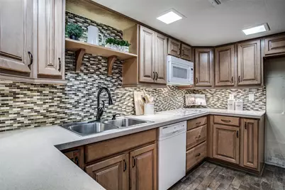 24 Oakbrook Drive, Lewisville, TX 75057 - Photo 18