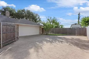 9402 Oak Hill Dr, Woodway, TX 76712 - Photo 34