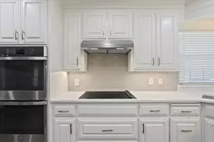 9402 Oak Hill Dr, Woodway, TX 76712 - Photo 18