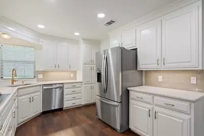 9402 Oak Hill Drive, Woodway, TX 76712 - Photo 16