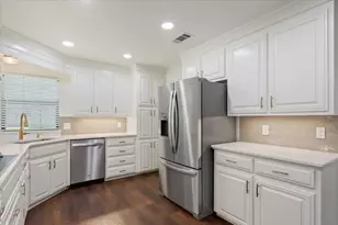 9402 Oak Hill Dr, Woodway, TX 76712 - Photo 16