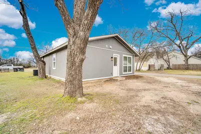616 Sabine Avenue, Cleburne, TX 76031 - Photo 16