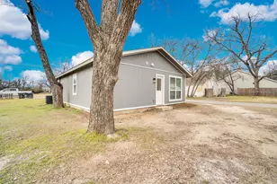 616 Sabine Ave, Cleburne, TX 76031 - Photo 16
