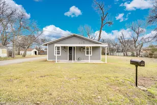 616 Sabine Ave, Cleburne, TX 76031 - Photo 22