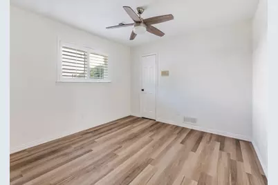 2714 Carriage Lane, Carrollton, TX 75006 - Photo 16