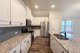 633 Bayonet Dr, Fort Worth, TX 76108 - Photo 2