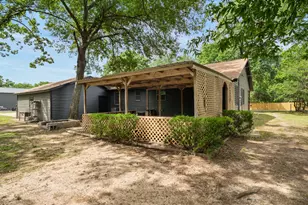 129 King Arthur Rd, Mabank, TX 75156 - Photo 6