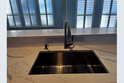 1802 Swaim Court, Arlington, TX 76001 - Photo 4