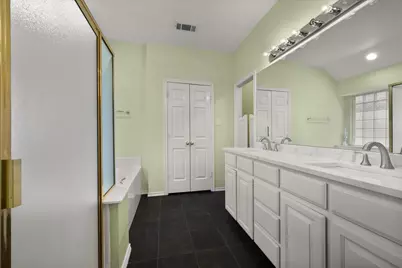 1802 Swaim Court, Arlington, TX 76001 - Photo 16