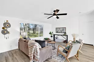 8124 Country Manor Ln, Alvarado, TX 76009 - Photo 4