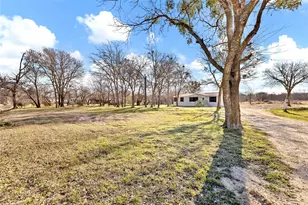 8124 Country Manor Ln, Alvarado, TX 76009 - Photo 10