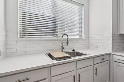 1511 Bluff Ridge Way, Dallas, TX 75206 - Photo 10