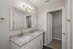 100 Crestwood Dr, Fort Worth, TX 76107 - Photo 32