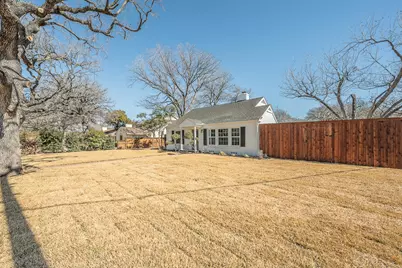 100 Crestwood Drive, Fort Worth, TX 76107 - Photo 2