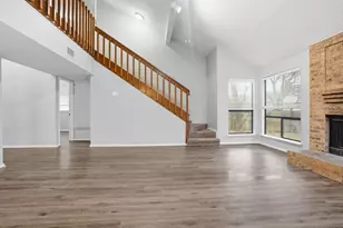 4364 Bentley Dr, Grand Prairie, TX 75052 - Photo 4