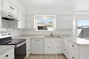 5810 Marina Dr, Garland, TX 75043 - Photo 12