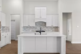 124 Lila Lk Dr, Waxahachie, TX 75165 - Photo 4