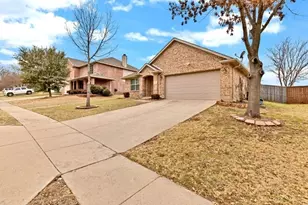 113 Ellicott Dr, Roanoke, TX 76262 - Photo 2