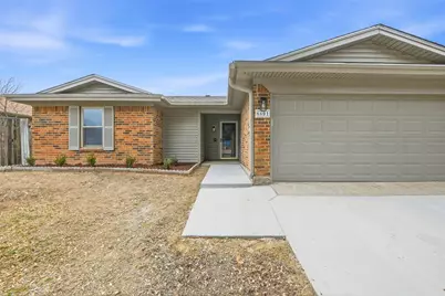 6601 Jerri Lynn Drive, Watauga, TX 76148 - Photo 2