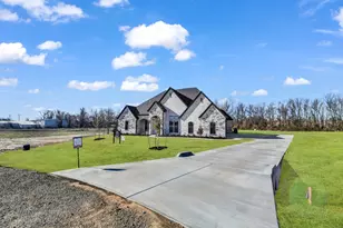 213 Desperado Ct, Weatherford, TX 76088 - Photo 4