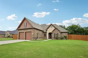 405 Edgewood Terrace, Boyd, TX 76023 - Photo 2