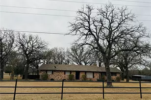 2568 County Rd 310, Cleburne, TX 76031 - Photo 2