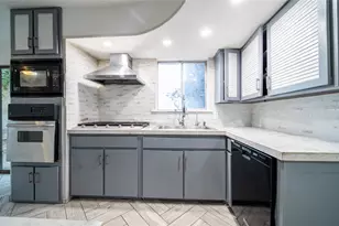 1404 Tatum Dr, Arlington, TX 76012 - Photo 12