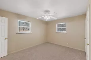 1900 Mimosa Dr, Arlington, TX 76012 - Photo 16