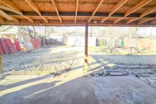 9713 Silver Meadow Dr, Dallas, TX 75217 - Photo 28