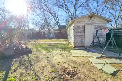 9713 Silver Meadow Drive, Dallas, TX 75217 - Photo 32