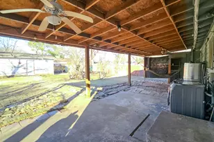 9713 Silver Meadow Dr, Dallas, TX 75217 - Photo 26