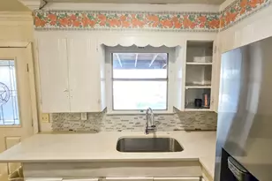 9713 Silver Meadow Dr, Dallas, TX 75217 - Photo 8