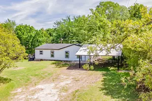 238 Briar Oaks Dr, Azle, TX 76020 - Photo 2