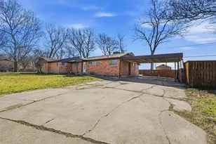 660 W Main St, Lancaster, TX 75146 - Photo 2